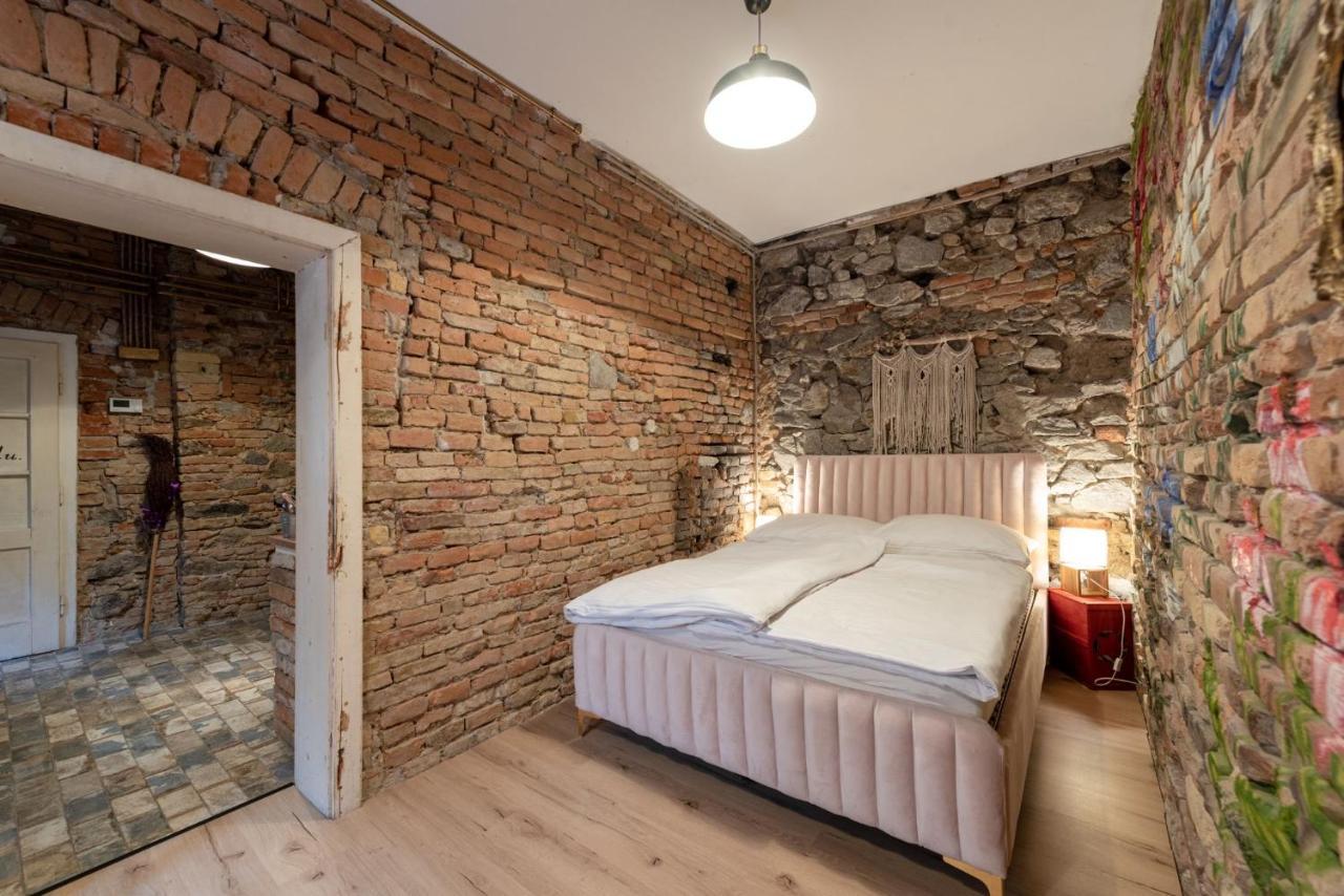 Apartman At The Folklore